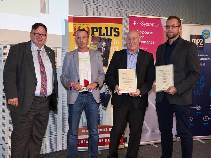 Prof Thomas Ebner mit Markus Manz und Florian Kromp der SCCH bei der eAward Verleihung