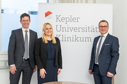 v.l.n.r.: Priv.-Doz. Dr. Karl-Heinz Stadlbauer (Ärztlicher Direktor), Simone Pammer, MBA (Pflegedirektorin), Mag. Günther Dorfinger, MBA (Kaufmännischer Direktor)