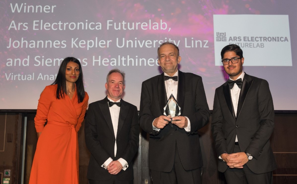 Verleihung des E&T Awards 2022 durch JKU-Rektor Univ.-Prof. Dr. Meinhard Lukas