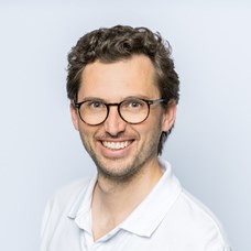 Profilbild von OA Dr. Julian Diepold