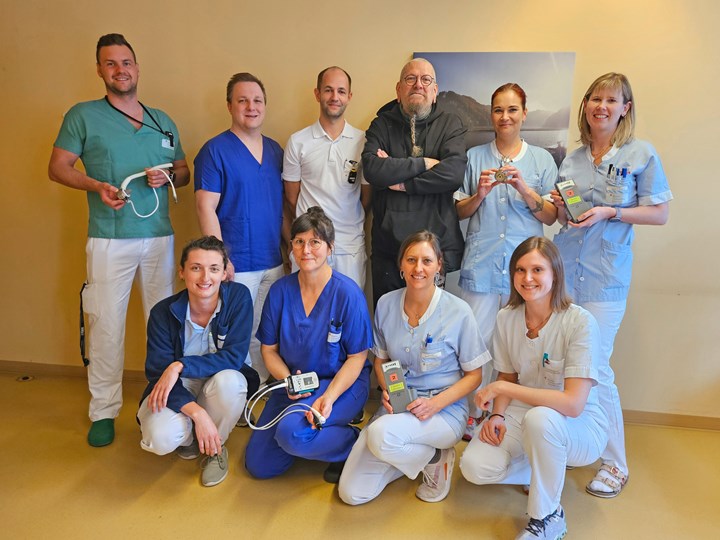 Team der Kardiologie mit Kunstherz-Patienten