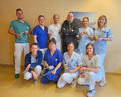 Team der Kardiologie mit Kunstherz-Patienten