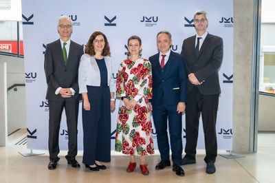 Klinische ProfessorInnen: V.li.: Christian Eggers, Sabine Altrichter, Gudrun Gröppel, Andreas Shamiyeh, Nino Hirnschall 