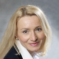 Profilbild von Landesfinanzdirektorin Mag.a Dr.in Christiane Frauscher