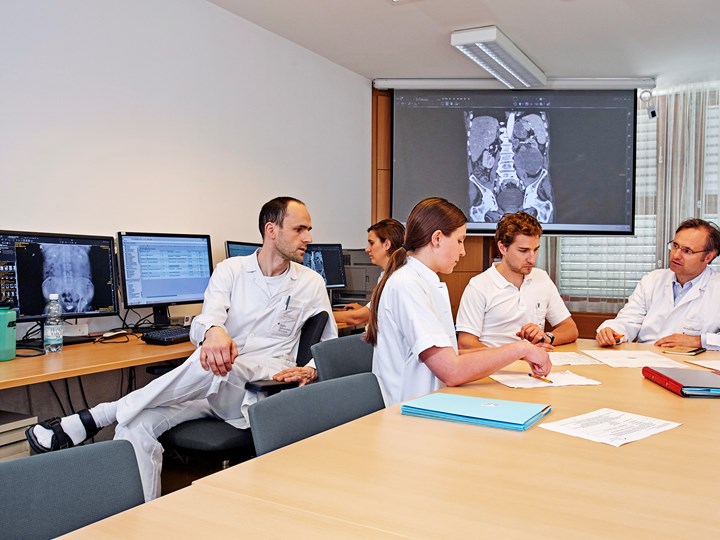 Ärzteteam bei einer Besprechung