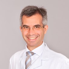 Profilbild von Univ.-Prof. DDr.  Wolfram  Hötzenecker, MBA