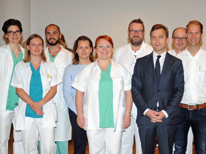 Prim. Kargl mit seinem Team