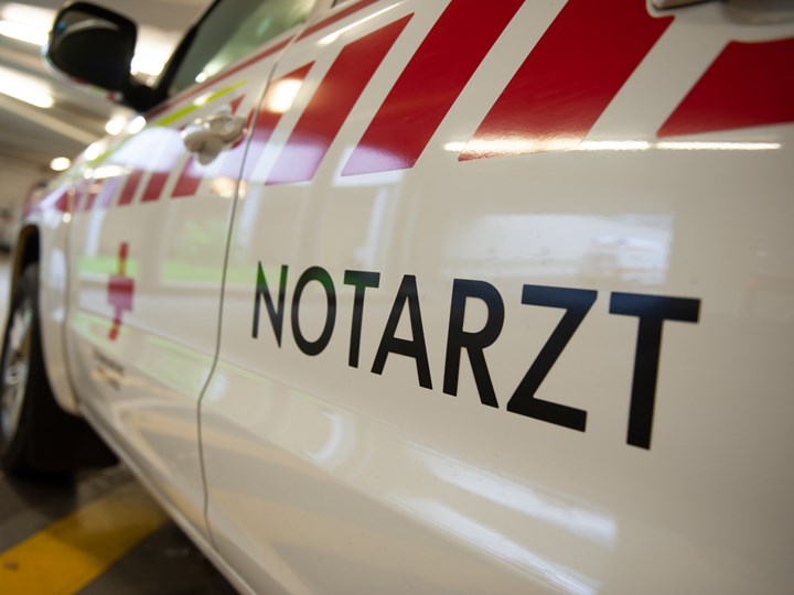 Auto mit Aufschrift Notarzt