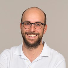 Profilbild von OA Dr.  Julian Mihalic
